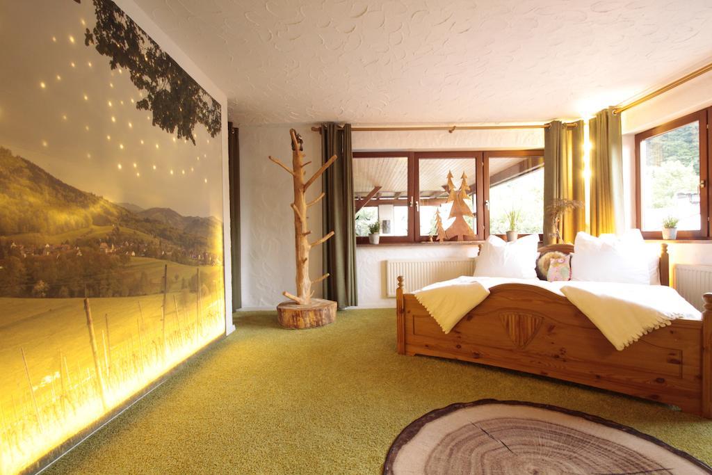 Luxus Appartement Schwarzwald Bei Freiburg 4 Schlafzimmer Sauna Solden Ruang foto