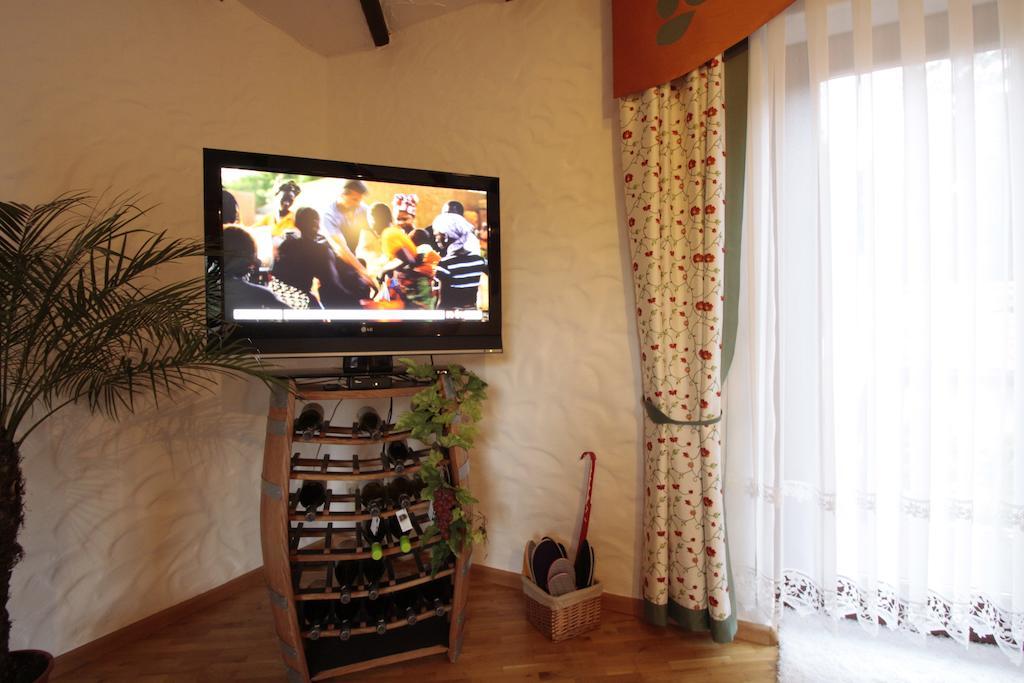 Luxus Appartement Schwarzwald Bei Freiburg 4 Schlafzimmer Sauna Solden Ruang foto