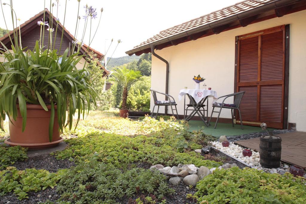 Luxus Appartement Schwarzwald Bei Freiburg 4 Schlafzimmer Sauna Solden Ruang foto